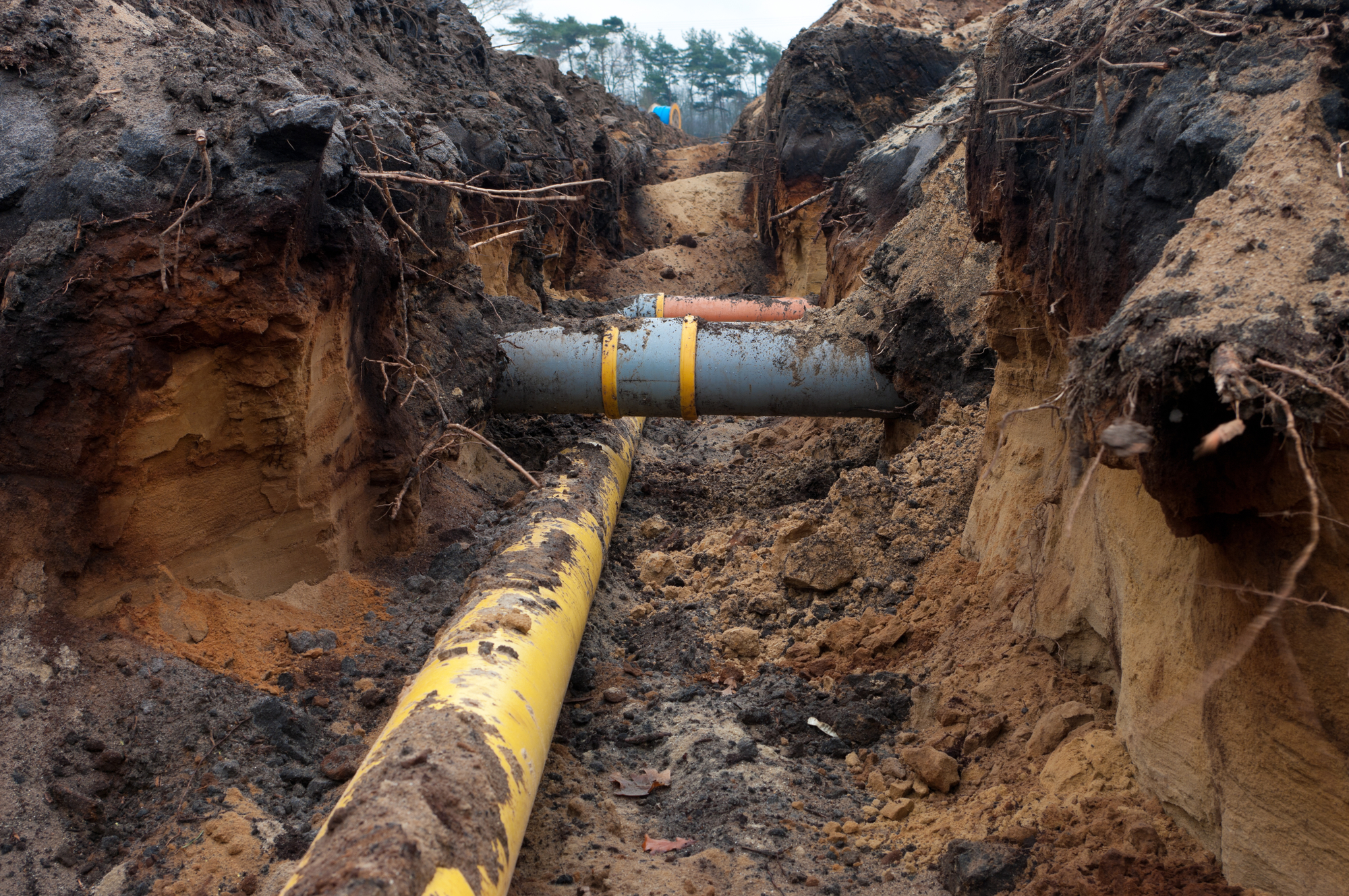 Trenchless sewer line replacement